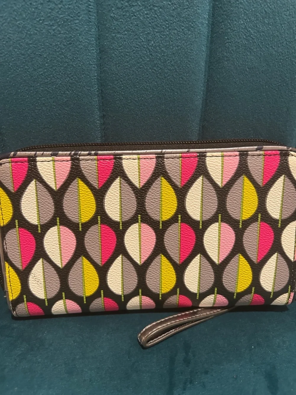 Vera Bradley Black Long Wristlet Wallet Pink, Yellow, Gray & White Leaf Print - Picture 4 of 7